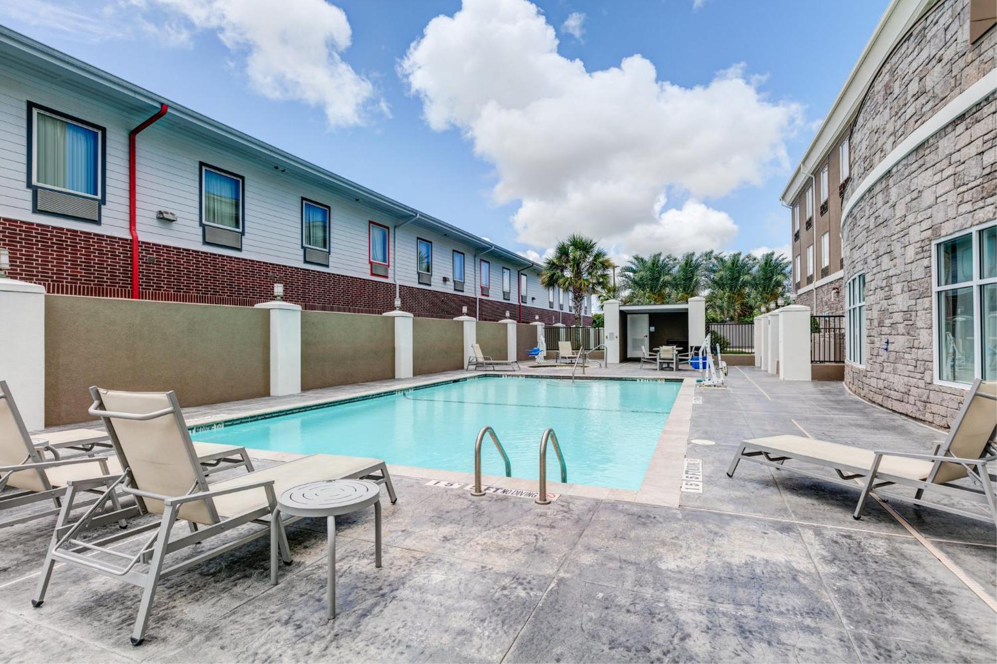 Holiday Inn Express Hotel & Suites Clute-Lake Jackson By Ihg מראה חיצוני תמונה