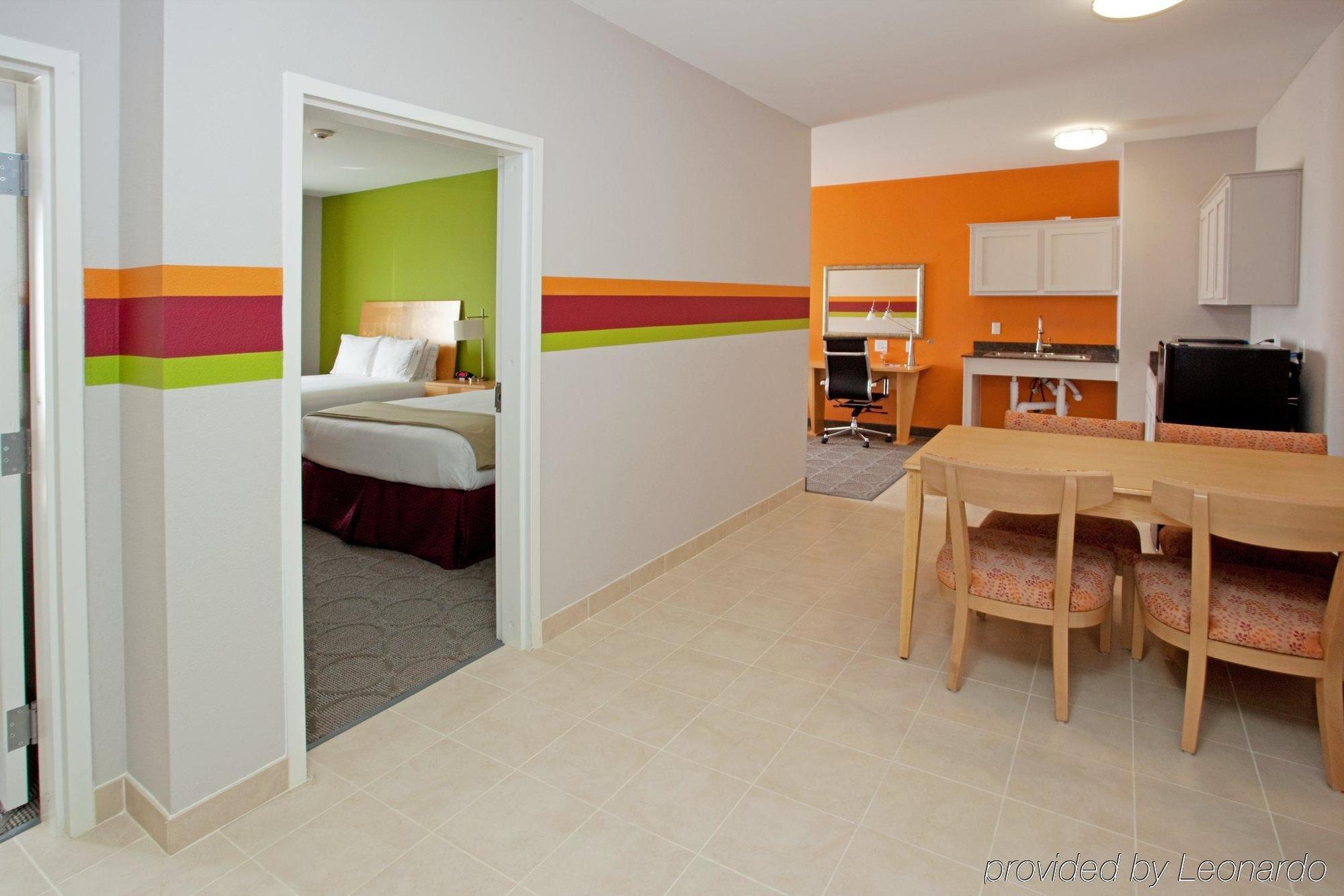 Holiday Inn Express Hotel & Suites Clute-Lake Jackson By Ihg חדר תמונה